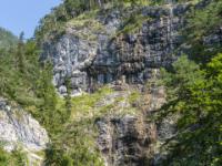 Brückenausblick zu den Wänden der Schlucht des Georgenbaches